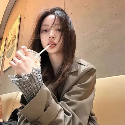 「再见」中的女人